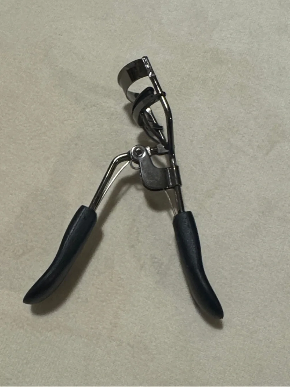 ELF Black and Silver Eyelash Curler
